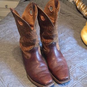 Ariat boots. Men’s size 9.5 wide (EE) GUC!